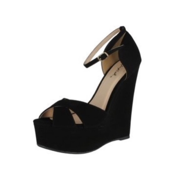 Qupid Shoes - QUPID Florence-33 Nubuck Strappy Platform Wedges